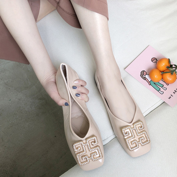 Lameda talla ja pandlaga moodsad naiste vabaajajalatsid