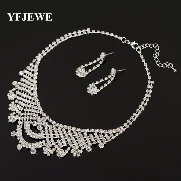 Μοντέρνο γυναικείο σετ περιδέραιο σε ασήμι χρώμα και σκουλαρίκια