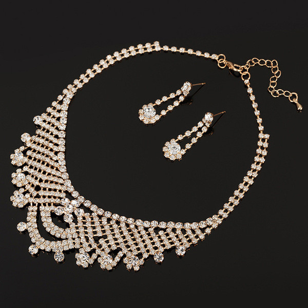 Μοντέρνο γυναικείο σετ περιδέραιο σε ασήμι χρώμα και σκουλαρίκια