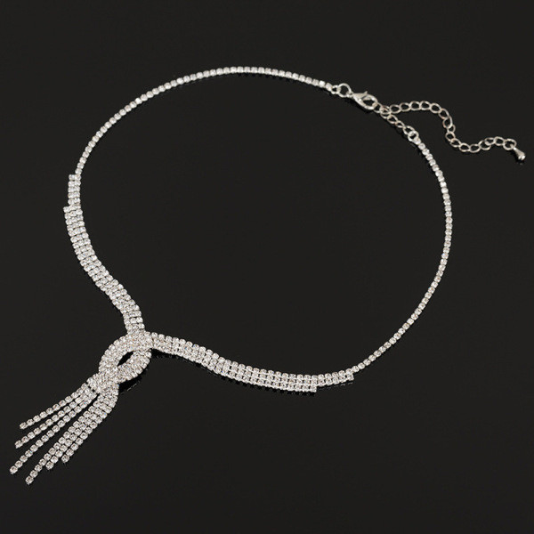 Γυναικείο κομψό κρεμαστό κόσμημα με πέτρες