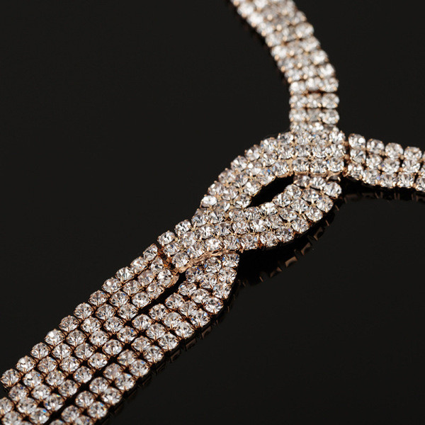 Γυναικείο κομψό κρεμαστό κόσμημα με πέτρες