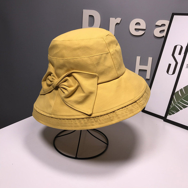 Palarie de dama moderna cu franjuri si panglica