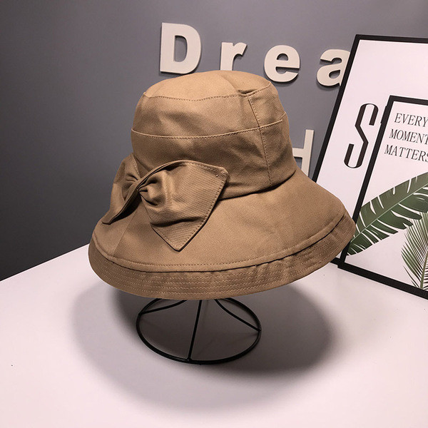 Palarie de dama moderna cu franjuri si panglica