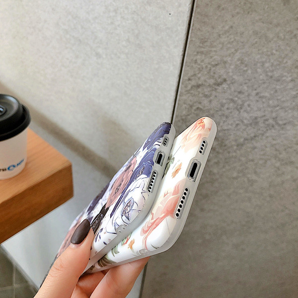 Korpuss iPhone 11 Pro Max ar ziediem - divi modeļi