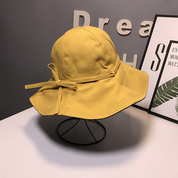 Pavasara sieviešu cepure ar bārkstīm un lentīti