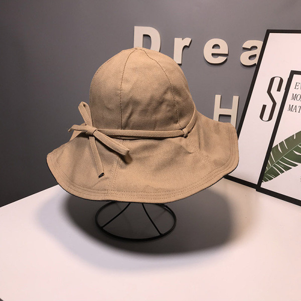 Pavasara sieviešu cepure ar bārkstīm un lentīti