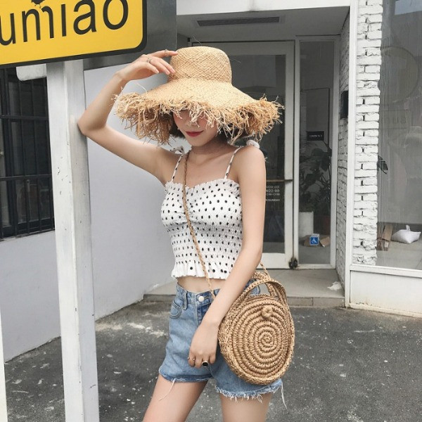 Moteriškas apatinis trikotažas su taškeliais su plonais dirželiais