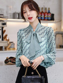 Naiste šifoonist särk paela ja pikkade varrukatega