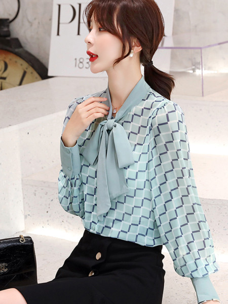 Naiste šifoonist särk paela ja pikkade varrukatega