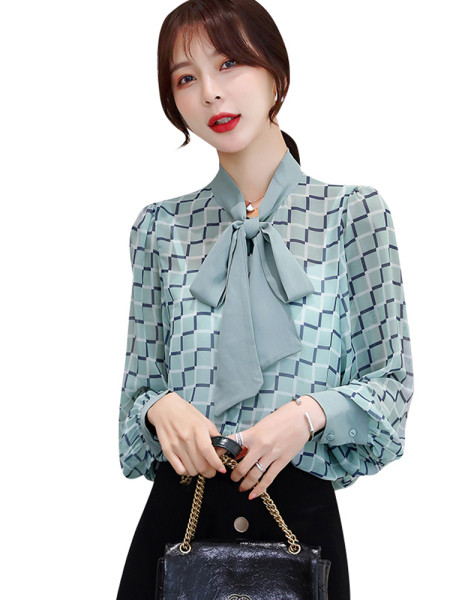 Naiste šifoonist särk paela ja pikkade varrukatega