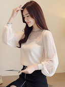 Stilinga moteriška palaidinė su ovalia iškirpte ir ilgomis rankovėmis