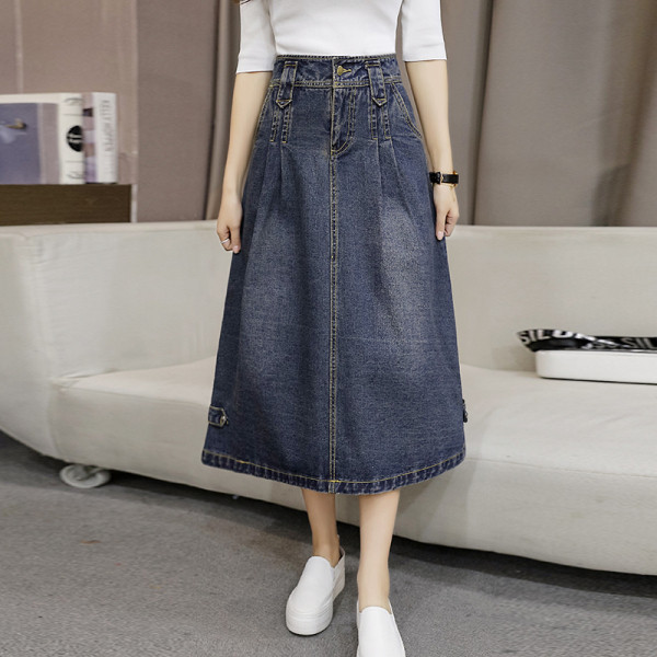 Modernus moteriškas ilgas džinsinis sijonas aukštu juosmeniu ir sagomis