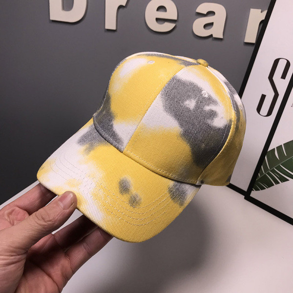 Pavasara sieviešu cepure ar vizieri zaigojošās krāsās