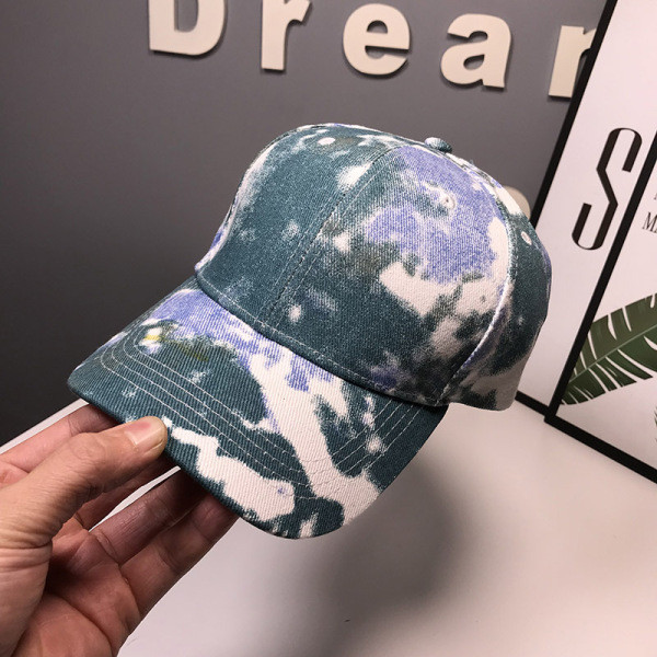 Pavasara sieviešu cepure ar vizieri zaigojošās krāsās