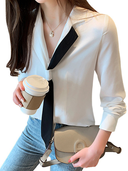 Ikdienas sieviešu krekls baltā platā modelī ar špica kakla izgriezumu