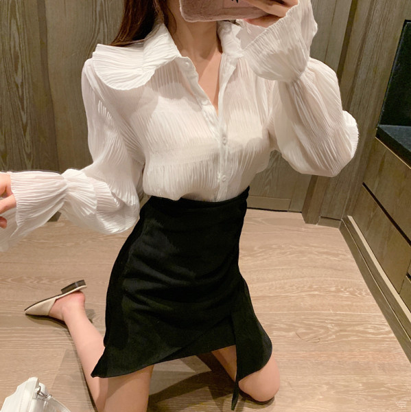 Női szett magas derékú aszimmetrikus szoknyával és inggel