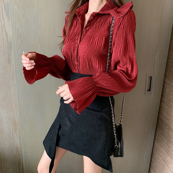 Női szett magas derékú aszimmetrikus szoknyával és inggel