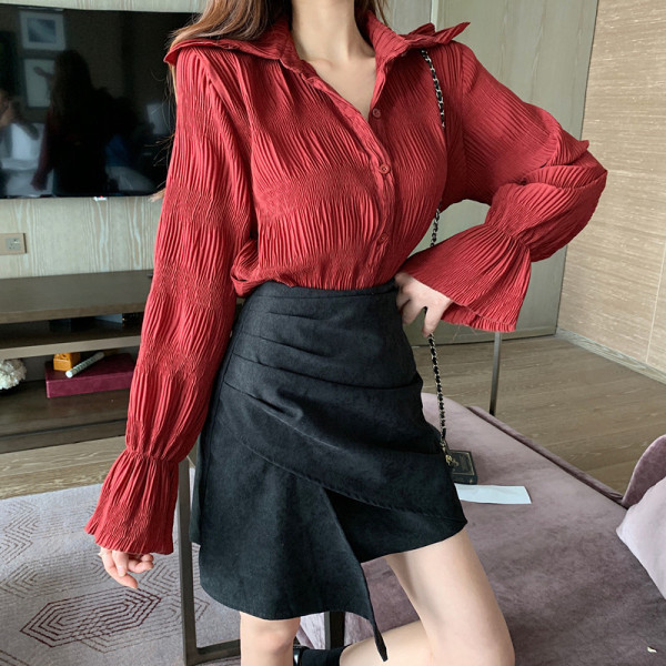 Női szett magas derékú aszimmetrikus szoknyával és inggel