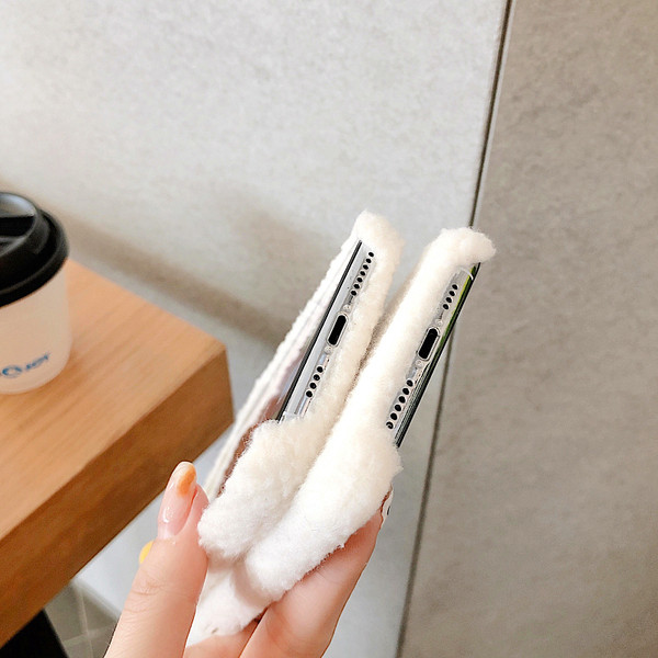 Плюшен калъф с 3D елемент в бял цвят за iPhone 11 Pro Max