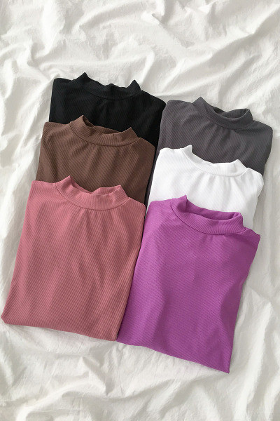 Moderna sieviešu blūze ar pusaugstu apkakli un garām piedurknēm