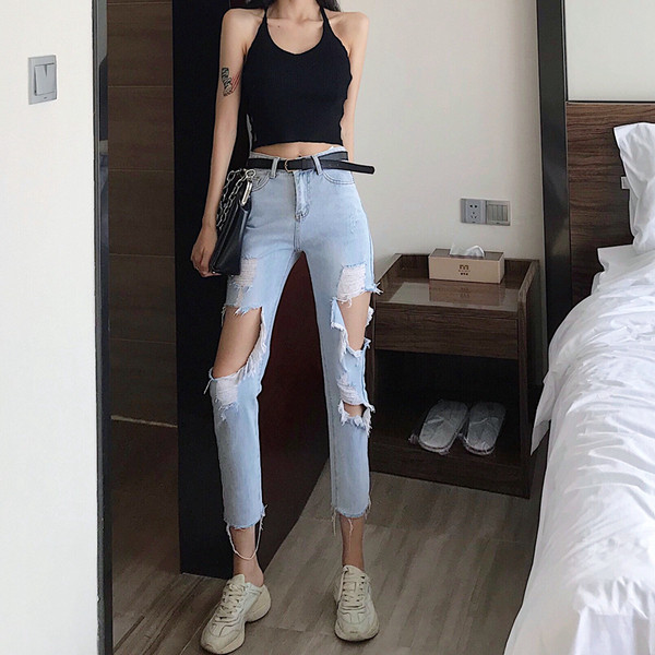 Jauns sieviešu džinsu modelis ar saplēstiem motīviem