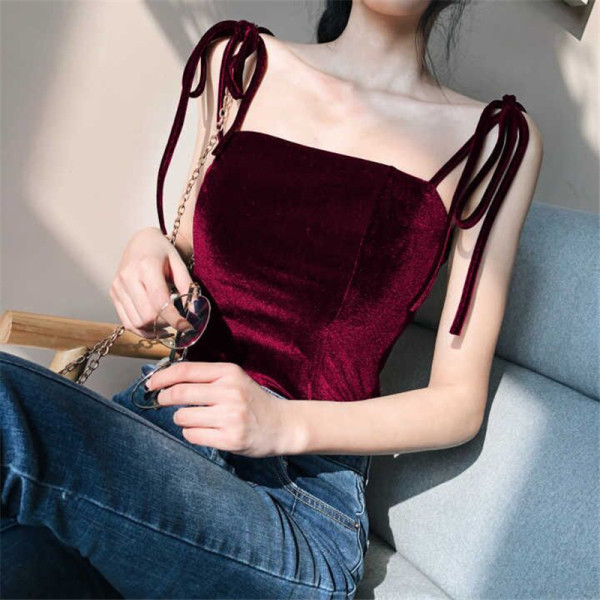 Sieviešu samta tops ar plānām lencēm