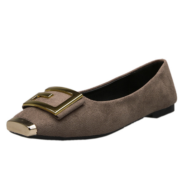 Ikdienas sieviešu apavi ar plakanu zoli un metāla sprādzi