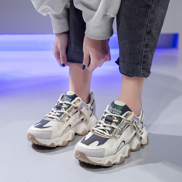 Sieviešu krāsainas kedas ar raupju zoli no eko zamšādas