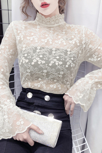 Sieviešu ikdienas blūze ar izšuvumu un augstu apkakli