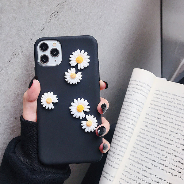 Matinis dėklas iPhone 11 Pro Max su 3D elementų ramunėlėmis – du modeliai