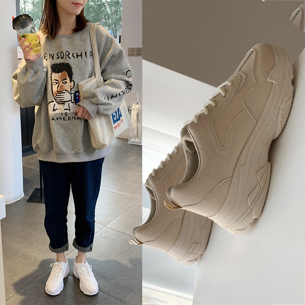 Modern női alkalmi tornacipő durva talppal és fűzővel