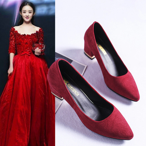 Mūsdienīgi sieviešu apavi no eko zamšādas ar biezu papēdi - smails modelis