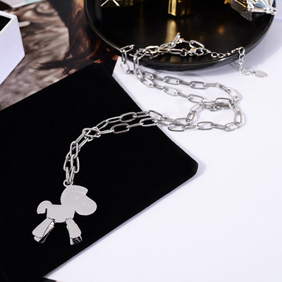 Titán acélból készült hosszú női nyaklánc ló formájú medállal