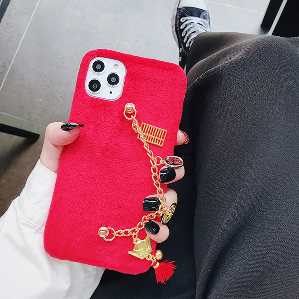 Punase metallelemendiga pehme ümbris iPhone 11 Pro Maxile