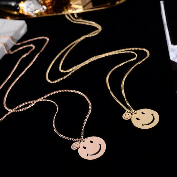 Colier zilnic de dama din otel titan cu pandantiv in forma de emoticon