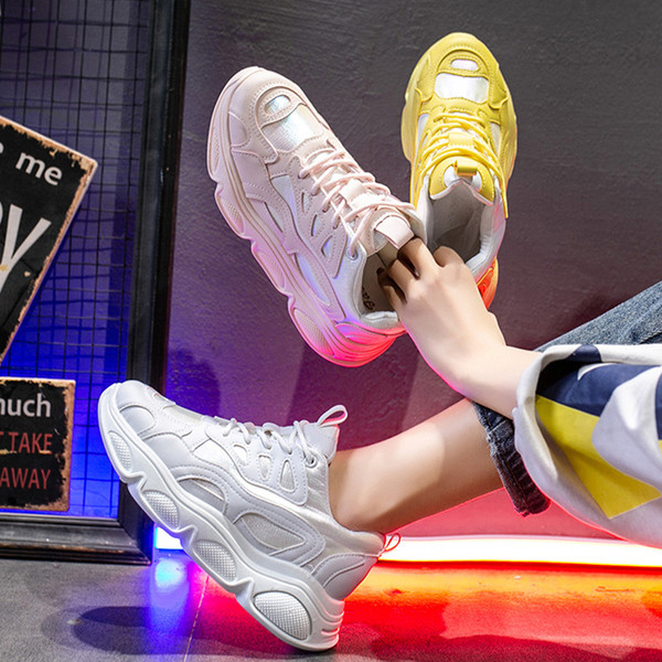 Pavasariniai moterų maratonai aukštais ir šiurkščiais padais