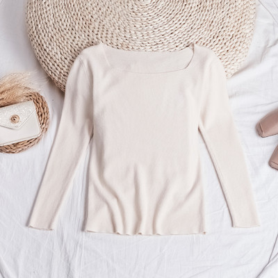 Ikdienas sieviešu blūze ar kvadrātveida kakla izgriezumu un garām piedurknēm