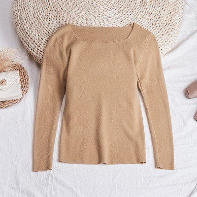 Ikdienas sieviešu blūze ar kvadrātveida kakla izgriezumu un garām piedurknēm