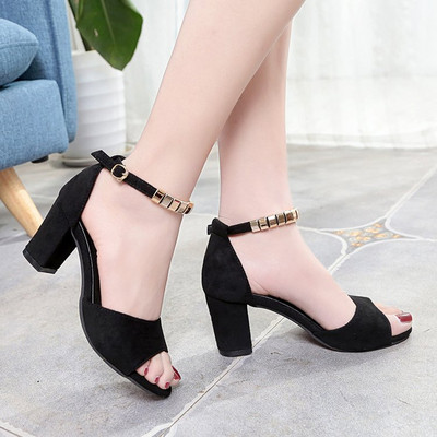 Sandale de dama moderne cu toc gros si element metalic