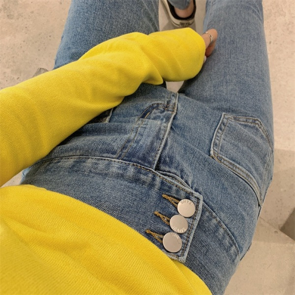 Alkalmi női farmer magas derékkal és zsebekkel