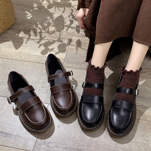 Sieviešu ikdienas apavi no eko ādas ar sprādzēm