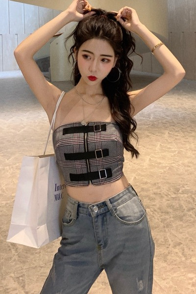 Mūsdienīgs sieviešu krūšturs ar sprādzēm