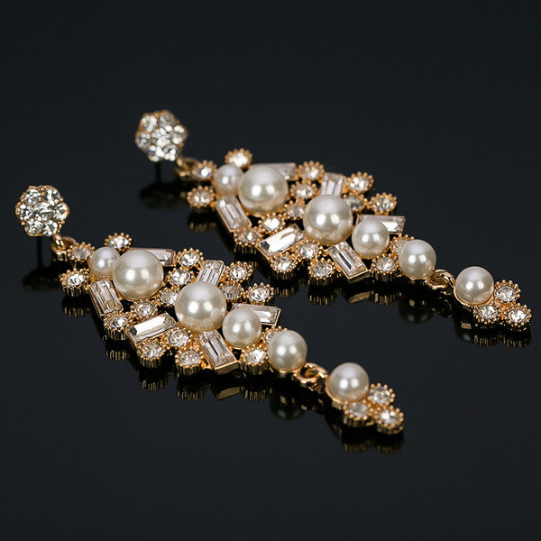 Mūsdienīgi sieviešu karājamie auskari ar akmeņiem un pērlēm