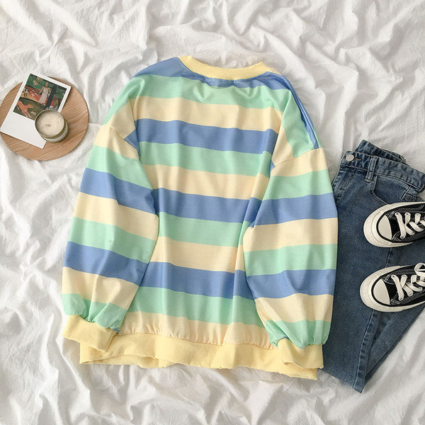 Ikdienas sieviešu svītraina blūze ar apaļu kakla izgriezumu