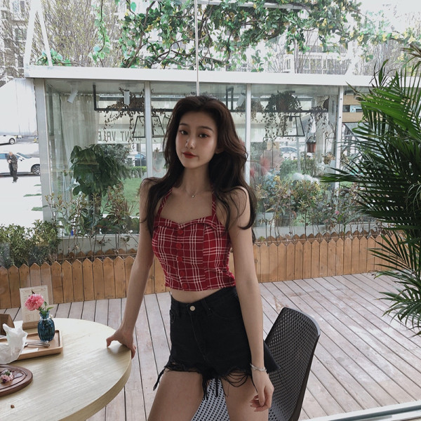 Modern női felső, gombokkal