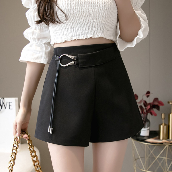 Női rövidnadrág övvel - magas derék