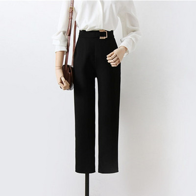 Melns sieviešu bikšu modelis ar augstu vidukli un metāla sprādzi