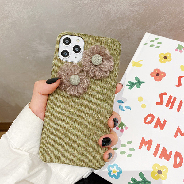 Tvrda maska sa 3D cvjetnim elementom za iPhone 11 Pro Max zelene boje