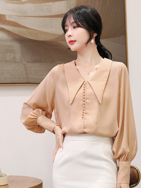 Elegants sieviešu krekls divās krāsās ar garām piedurknēm un špica kakla izgriezumu