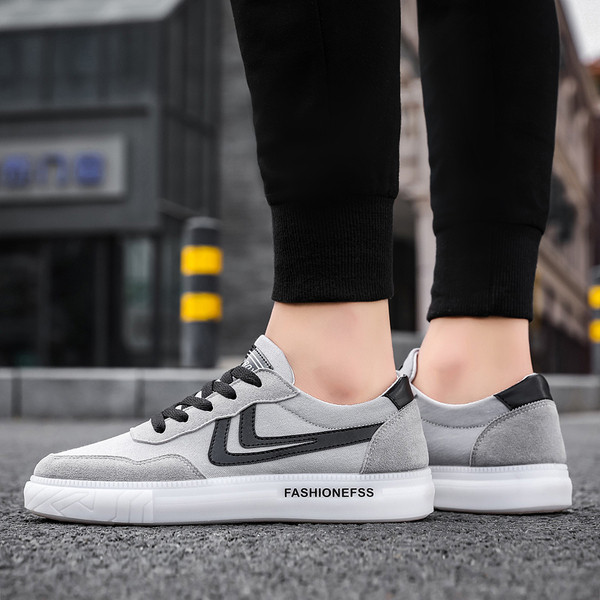 Ökoseemisnahast ja lipsudest valmistatud meeste kevad-sügis tossud